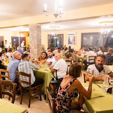 Triscinamare 3*